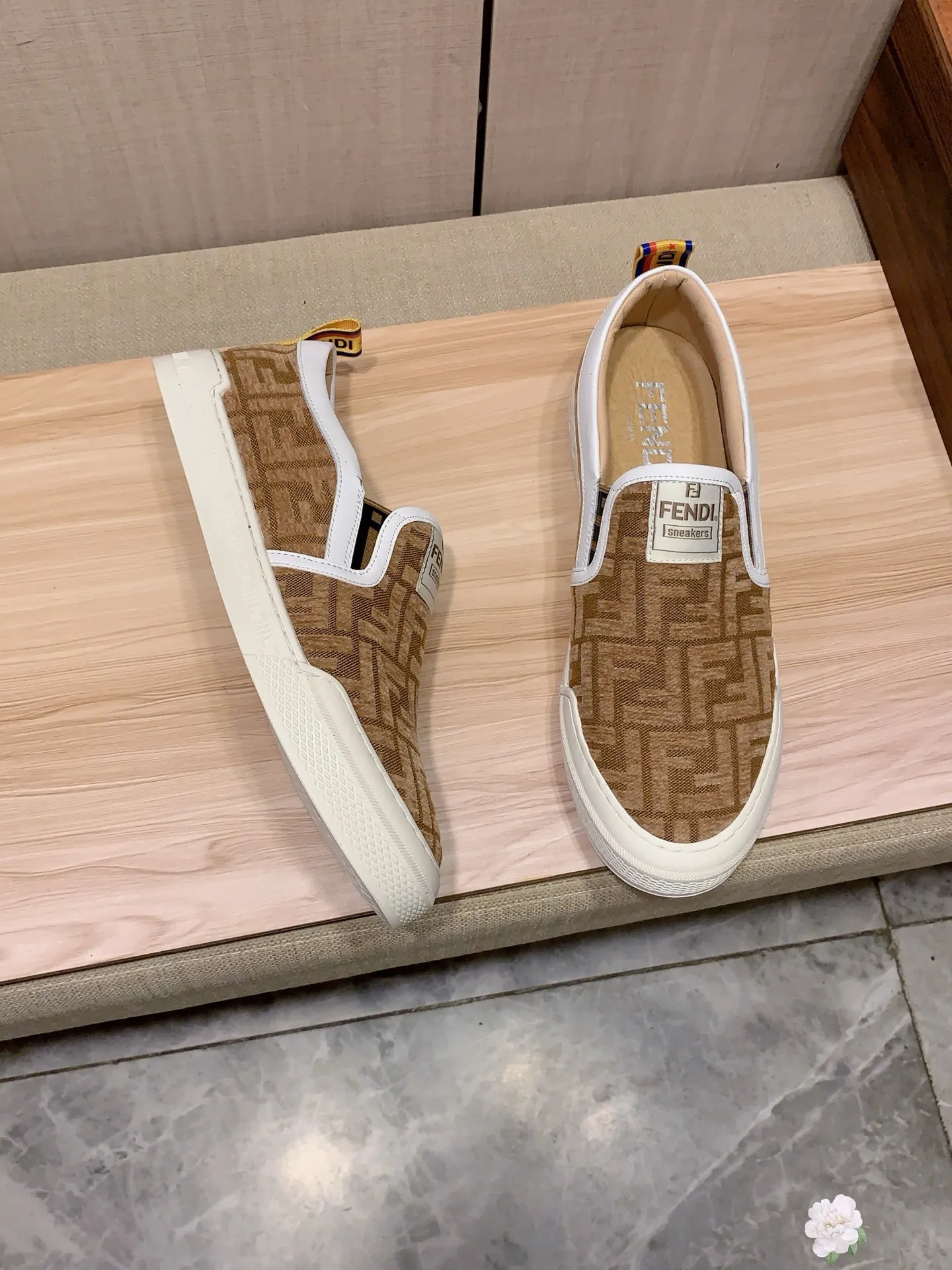 Men's men's shoes💰380💰💰🎩🎩[Lightning][Lightning] "FENDI*" The latest and most popular casual shoes, top brand [Seduce] luxury~purchase, top~quality. [Strong] The upper is made of imported breathable cloth fabric with cowhide material ➕ breathable sheepskin feet (•) and fine workmanship. The original stylish and stylish soft rubber wear-resistant and non-slip outsole is light and comfortable on the feet. The real thing looks better when photographed. No. 2291: code: 38-44, 3️⃣ colors selected